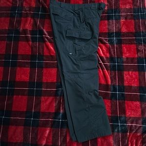 Black 5.11 tactical pants